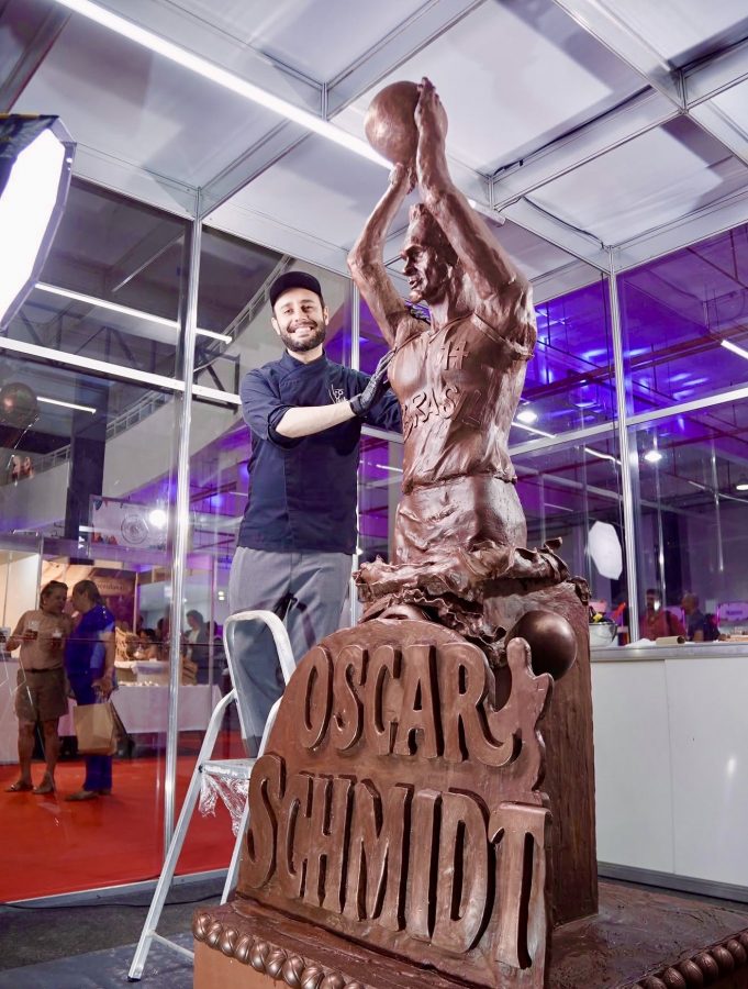 Escultura com mais de 100kg de chocolate será produzida durante o Festival do Chocolate de Petrópolis