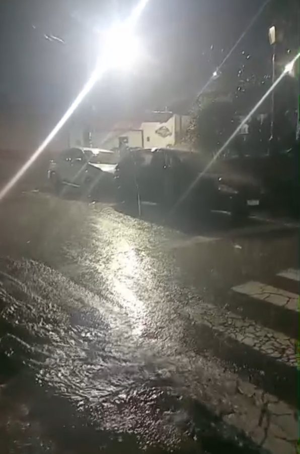 Forte chuva atinge Petrópolis entre o fim da noite de domingo e madrugada desta segunda-feira