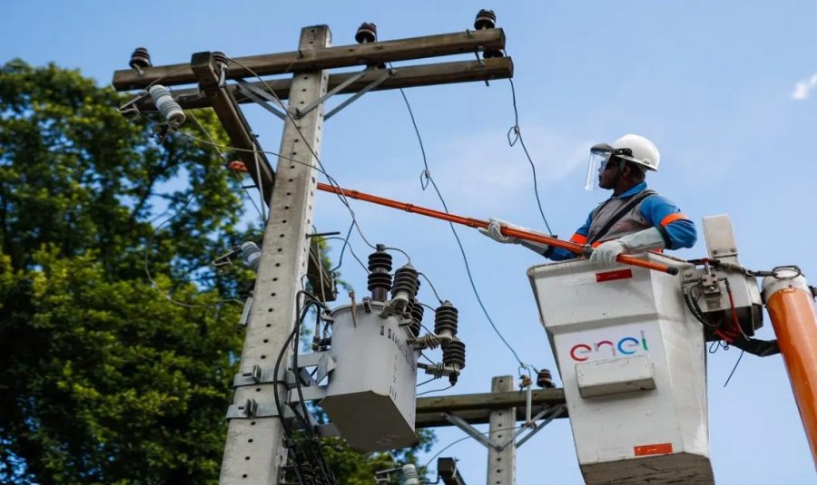 Enel anuncia a contratação de mais de 170 eletricistas para atuar em Petrópolis e Teresópolis